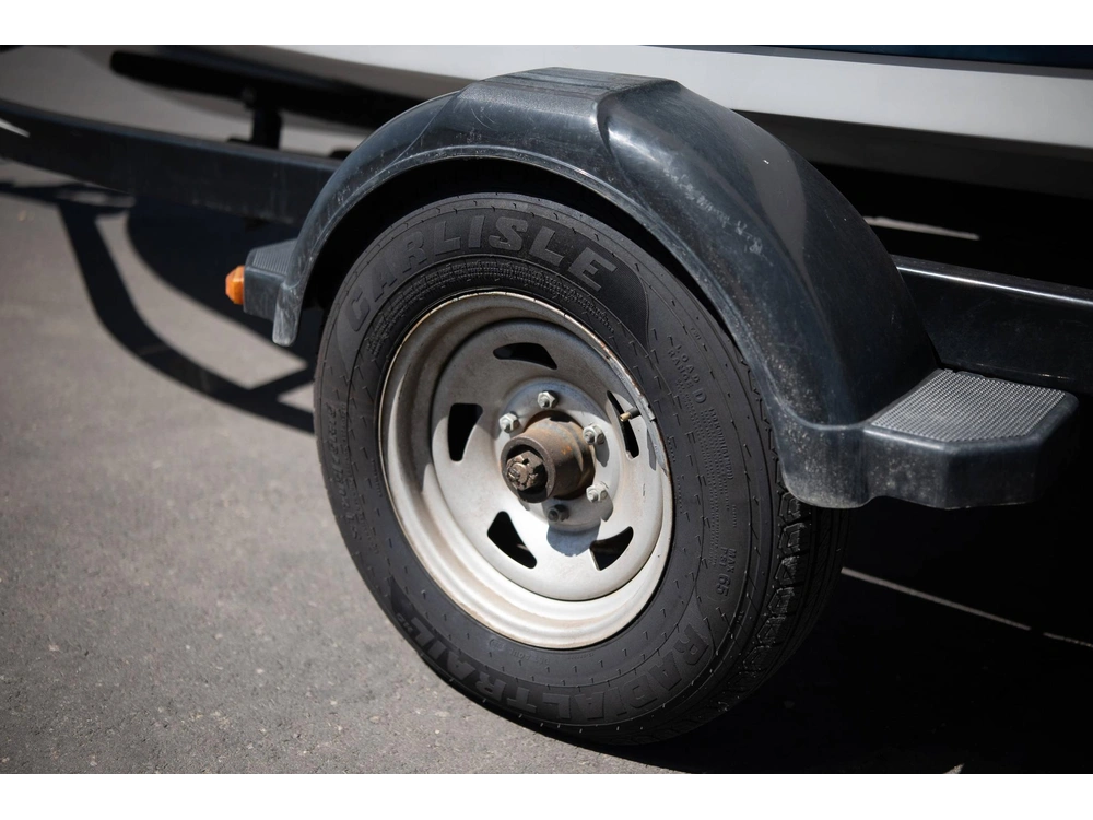 2001 Cobalt Boats 190 alt