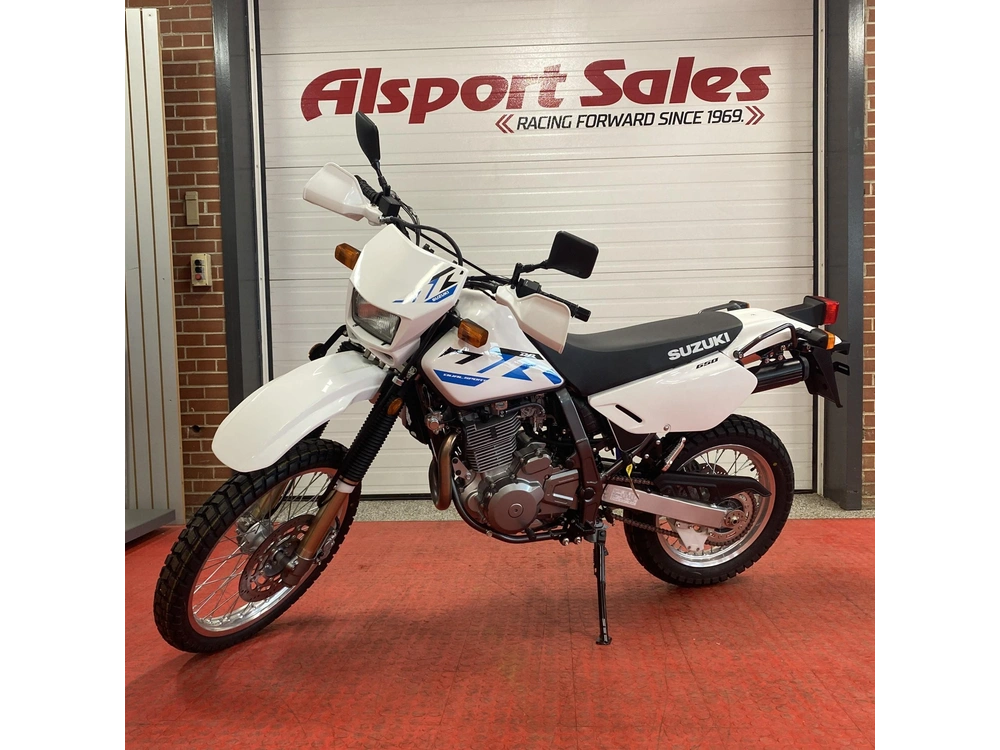 2025 Suzuki Dr 650s alt