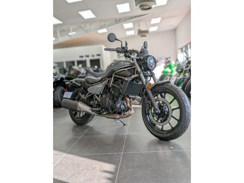 2024 Kawasaki ELIMINATOR 500 GRIS Rabais inclus dans le prix final