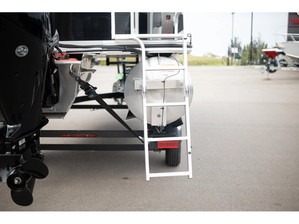 2023 Lowe Boats Ultra Value 200 alt