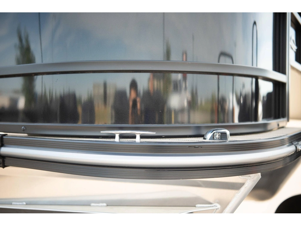 2025 Suncatcher Select 20f alt