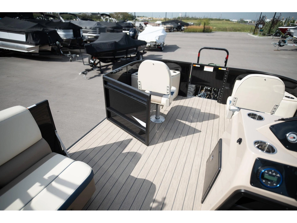 2025 Suncatcher Select 20f alt