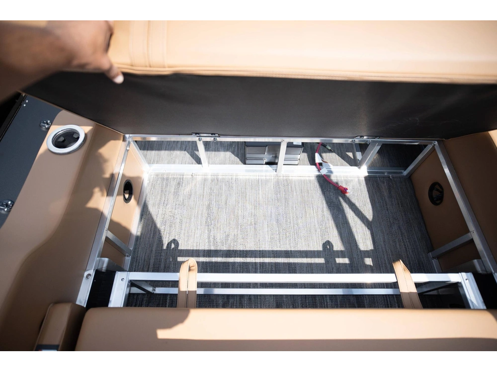 2025 Legend Vetta Kuuma 23 Crl alt