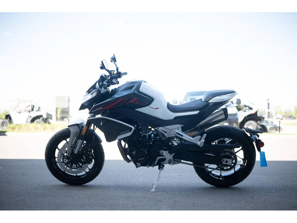 2025 Cfmoto 800nk alt