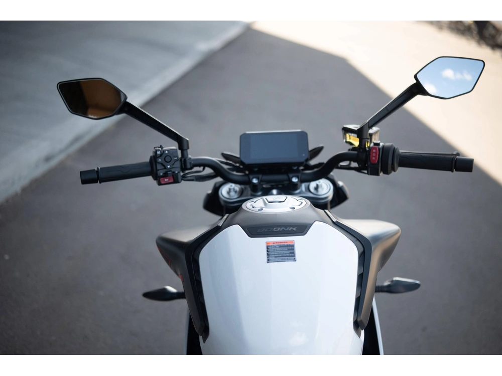 2025 Cfmoto 800nk alt