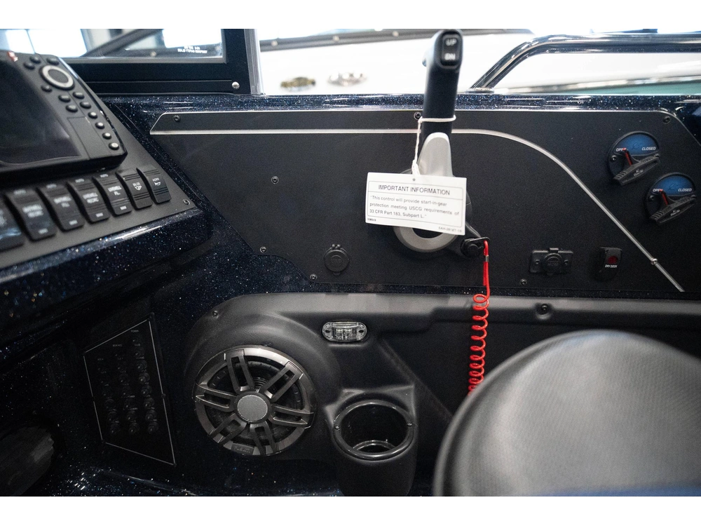 2025 Skeeter Products Solera 189 alt