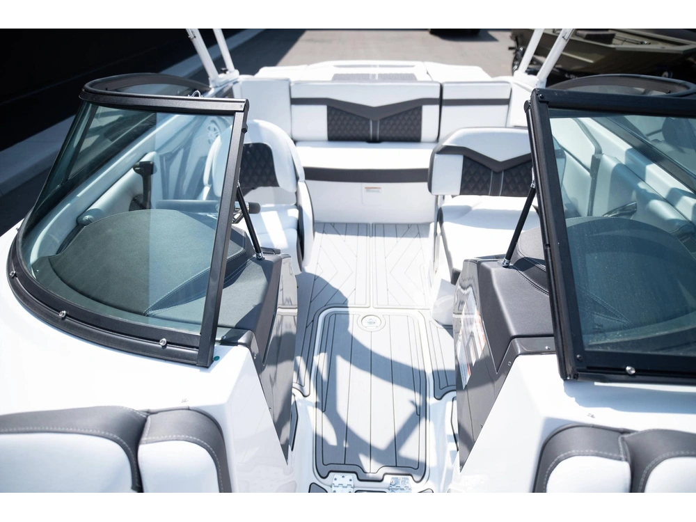 2024 Monterey Boats 218ss Bowrider alt