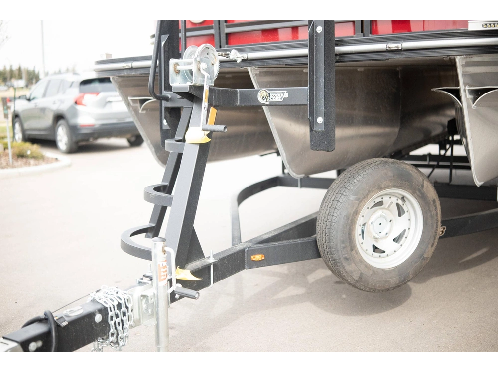 2025 Suncatcher Fusion 324sl alt