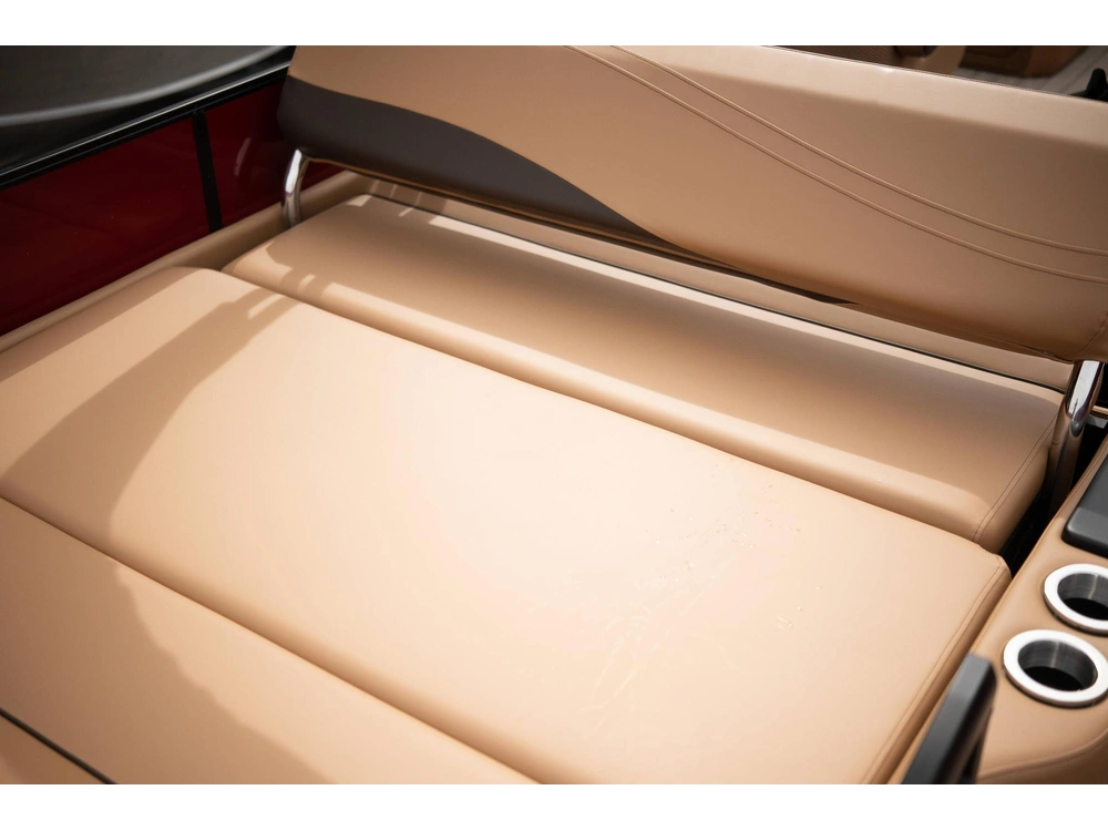 2025 Suncatcher Fusion 324sl alt