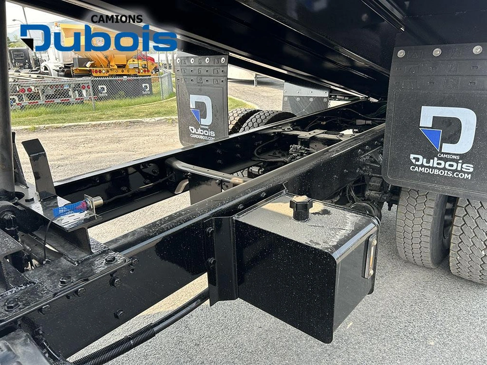 2016 International 4300 alt