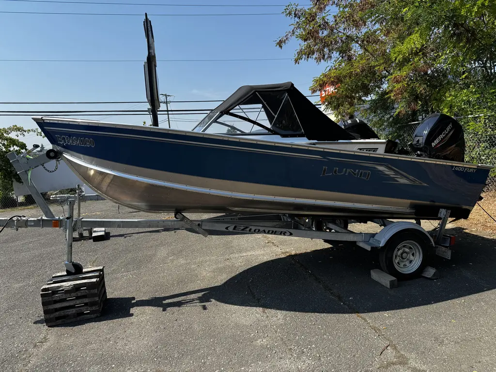 2022 Lund Boat Co 1400 FURY