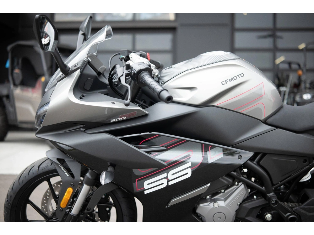 2024 Cfmoto 300ss alt