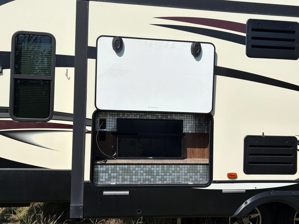 2017 Dutchmen Denali 335 Rlk alt