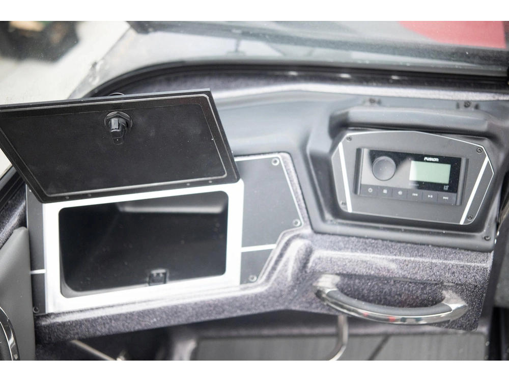 2024 Skeeter Products Solera 189 alt