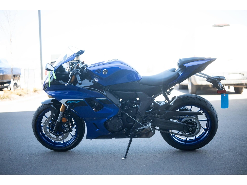 2025 Yamaha Yzf-r7 alt