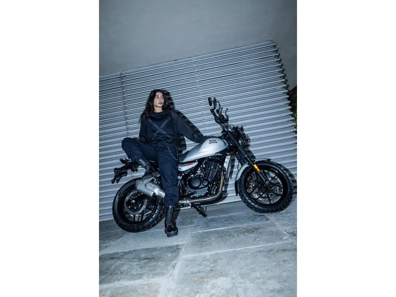 2026 Royal Enfield GUERRILLA 450 SMOKE SILVER