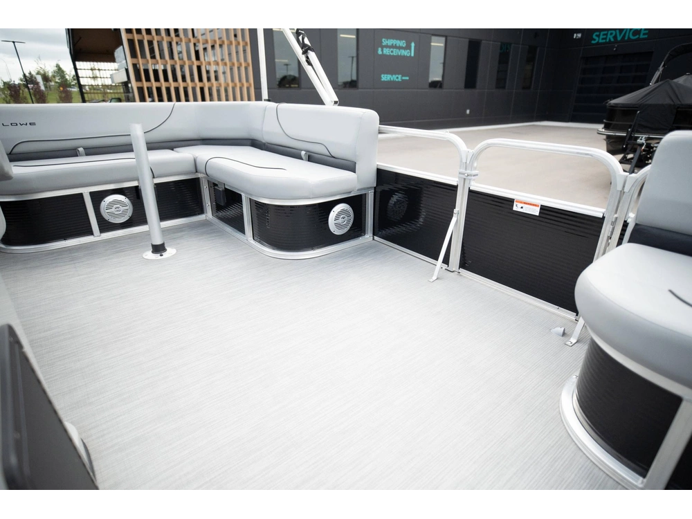 2023 Lowe Boats Ultra Cruise 200 alt