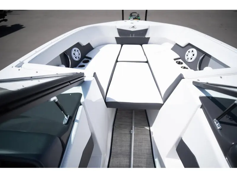 2023 Monterey Boats M225 BOWRIDER thumbnail 17