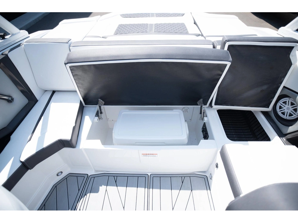 2024 Monterey Boats 218ss Bowrider alt