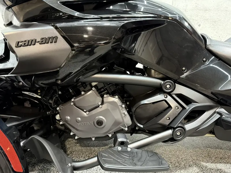 2019 Can-Am Spyder F3 Limited SE6 | A-1