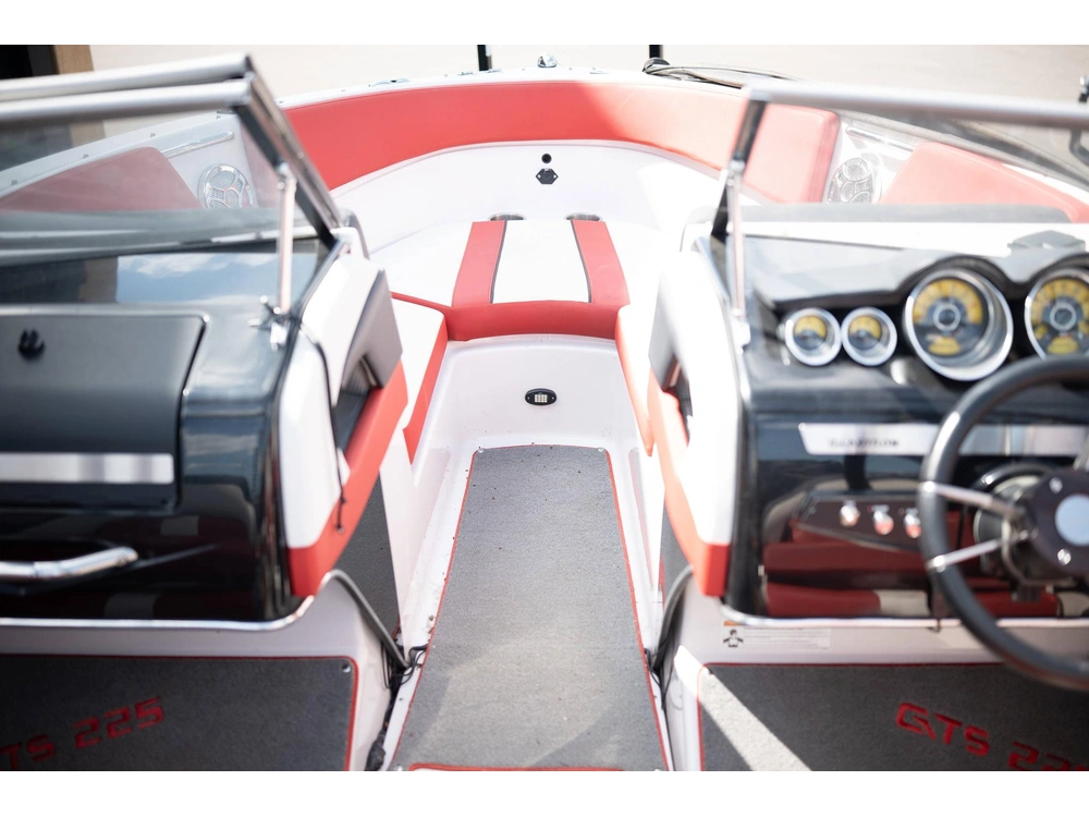 2013 Glastron Gt225 alt