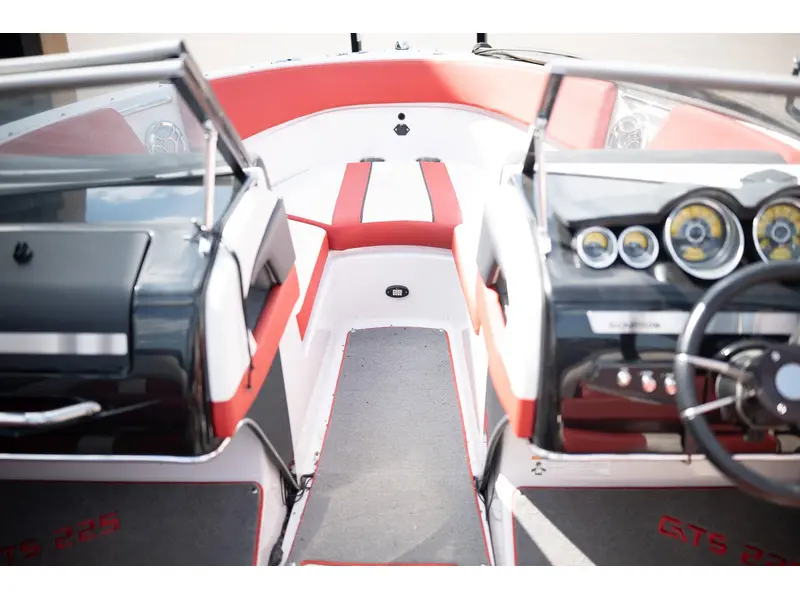 Glastron GT225 2013
