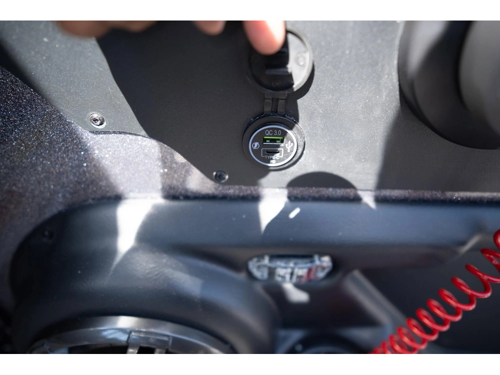 2025 Skeeter Products Solera 189 alt