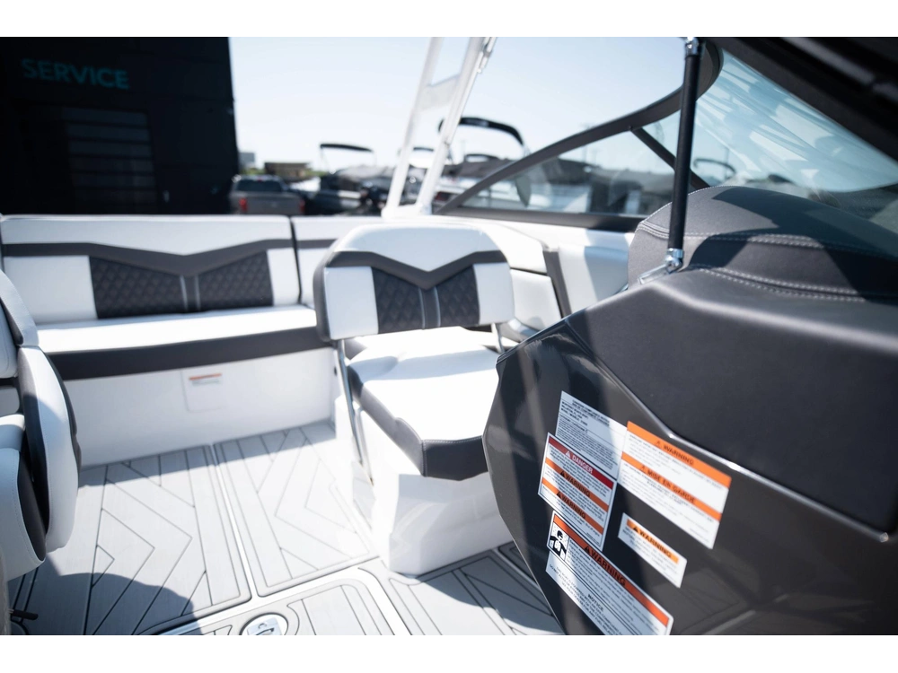 2024 Monterey Boats 218ss Bowrider alt