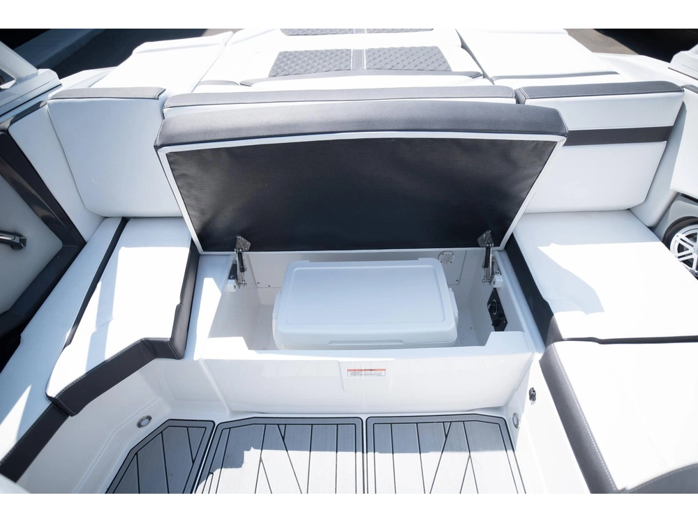 2024 Monterey Boats 218ss Bowrider alt