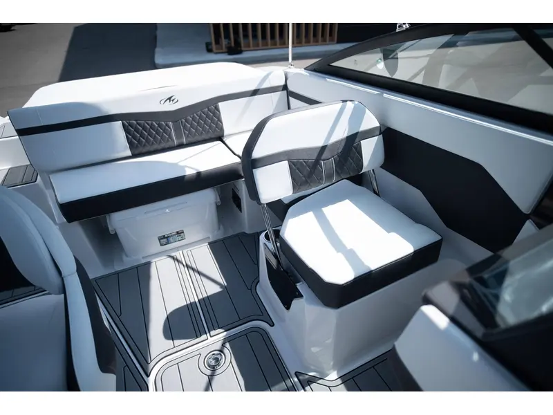 2024 Monterey Boats M20 BOWRIDER thumbnail 24