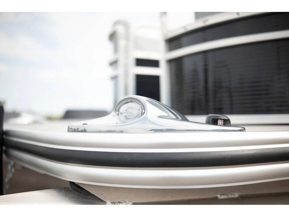 2023 Lowe Boats Ultra Value 200 alt