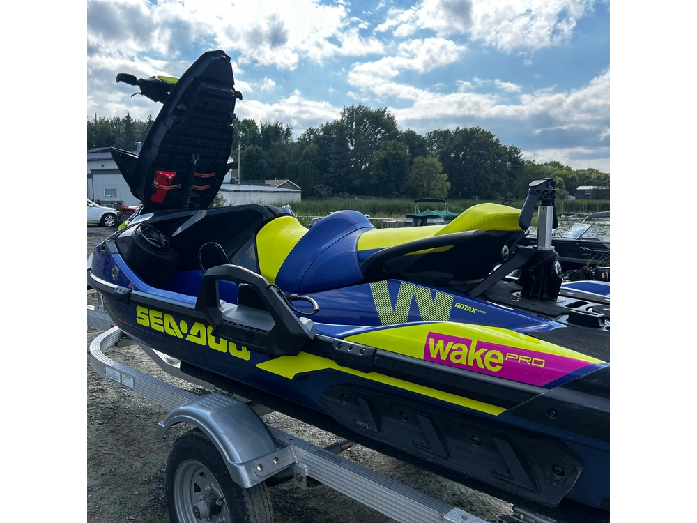 2021 Sea-doo Wake Pro 230 W/sound alt
