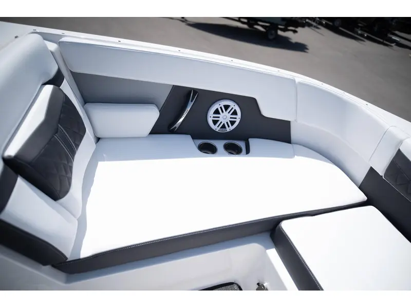 2023 Monterey Boats M225 BOWRIDER thumbnail 25