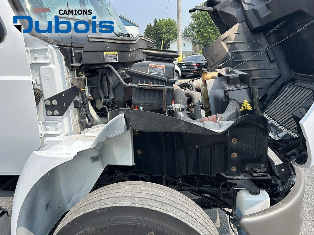 2016 International 4300 alt