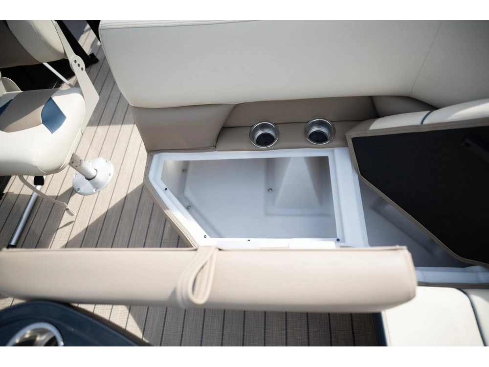 2025 Suncatcher Select 20f alt