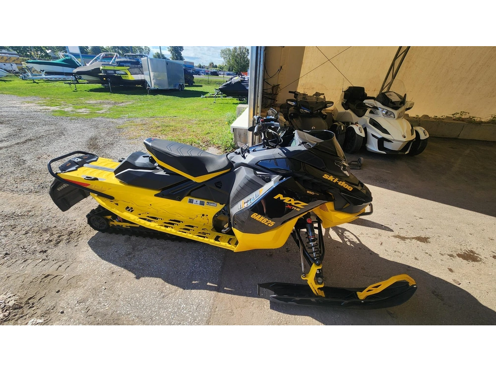 2025 Ski-doo 2025 Mxz Xrs 850 129 alt