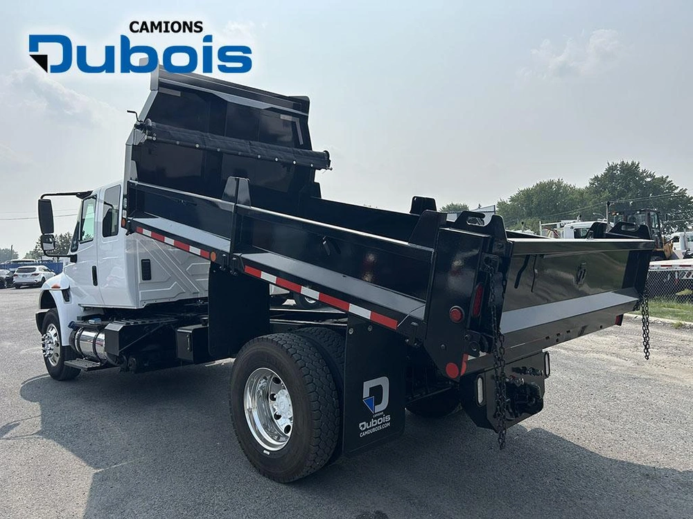 2016 International 4300 alt