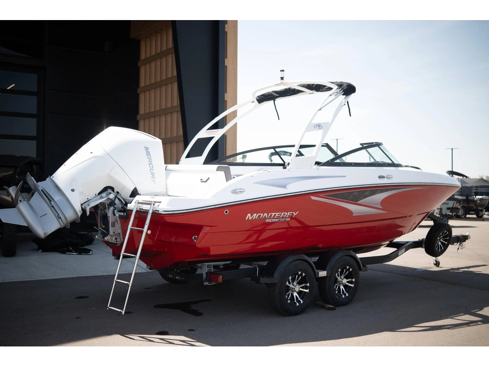 2023 Monterey Boats M225 Bowrider alt