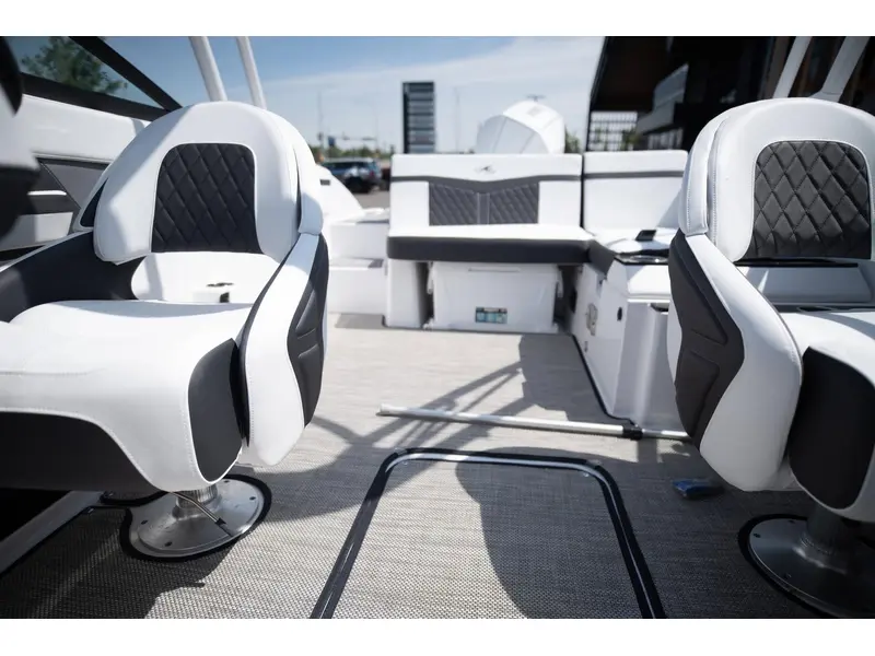 2023 Monterey Boats M225 BOWRIDER thumbnail 22