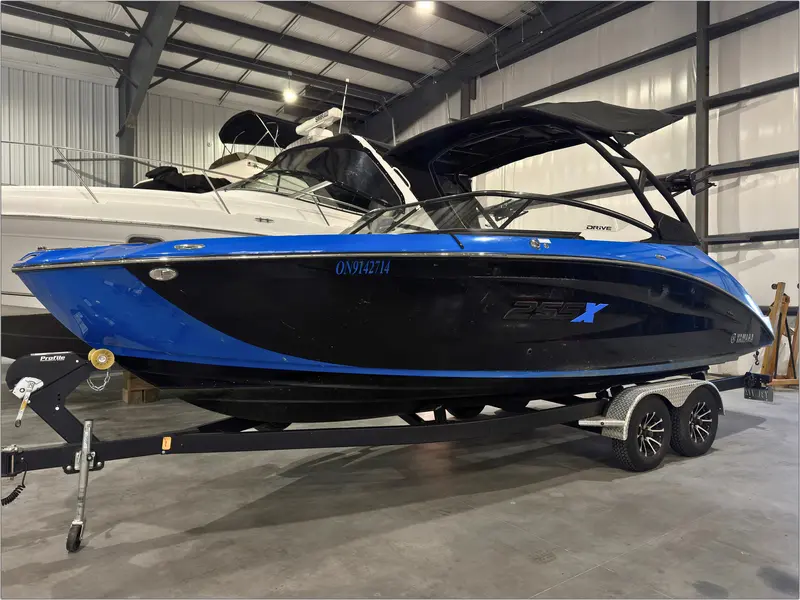 2024 Yamaha 255XD