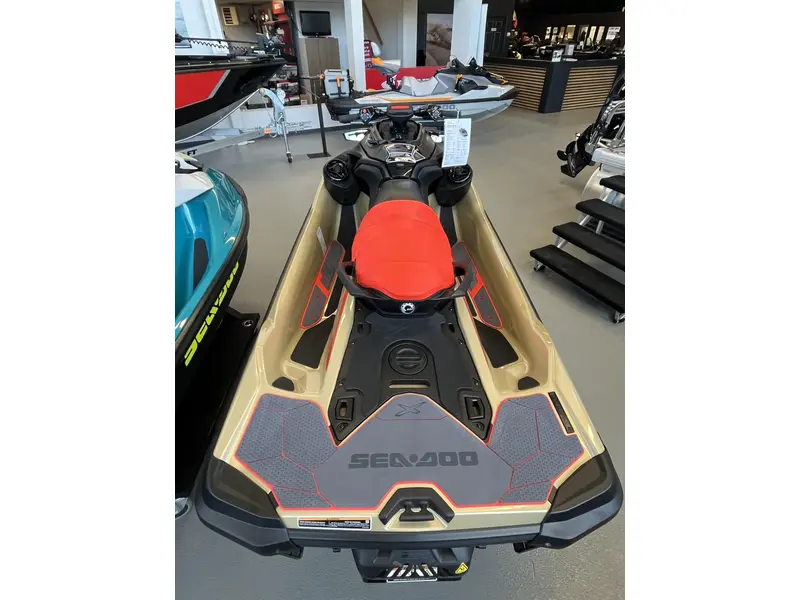2025 Sea-Doo RXT X 325 ( Rabais de 1250$)