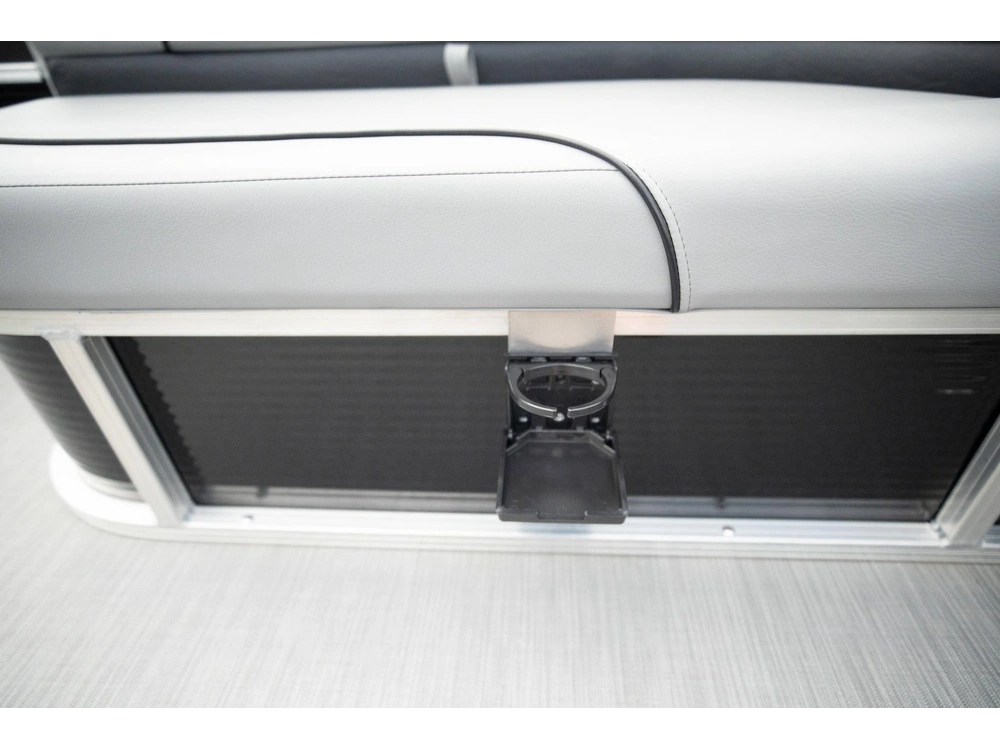 2023 Lowe Boats Ultra Value 200 alt