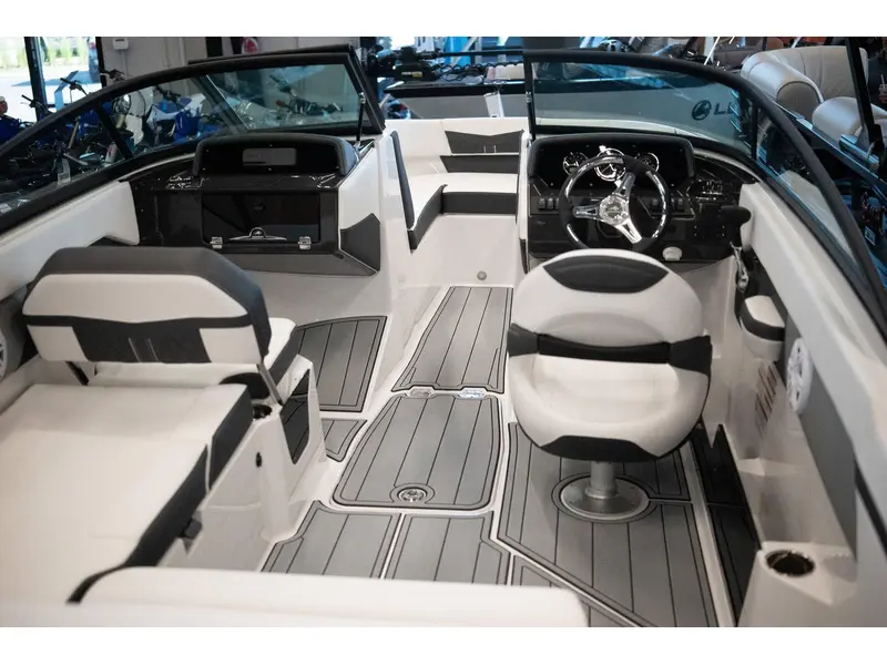 Monterey Boats M205 BOWRIDER 2025