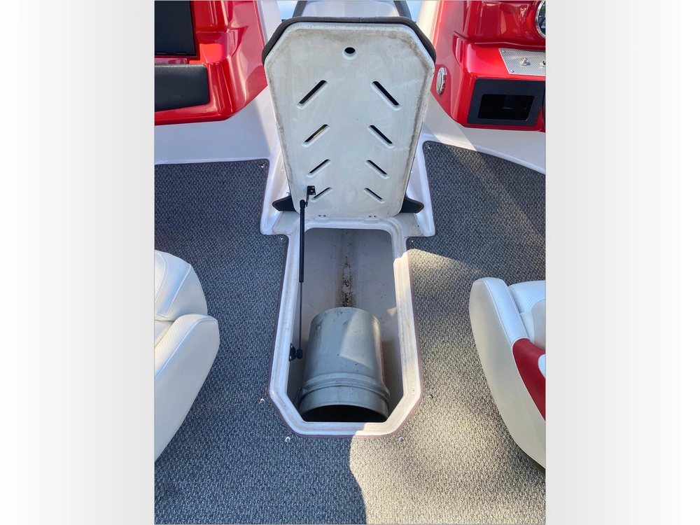 2015 Four Winns H190 alt