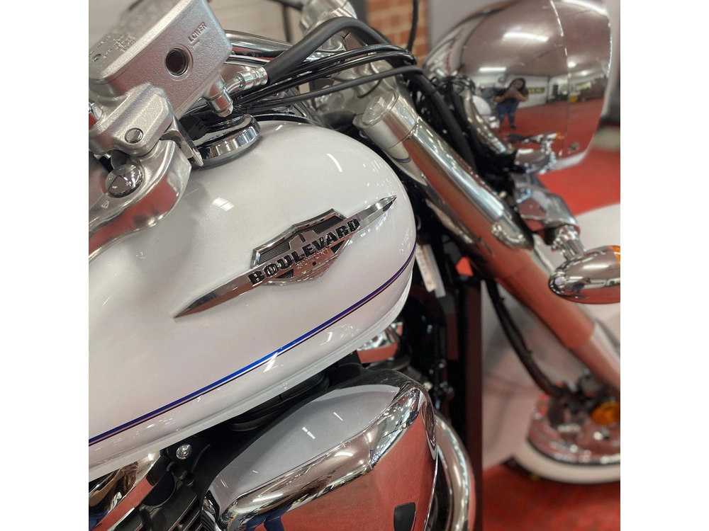 2025 Suzuki Boulevard C50 alt