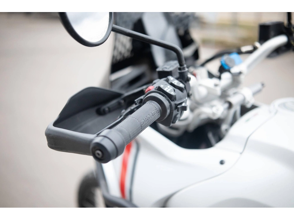 2023 Ducati Desert X alt