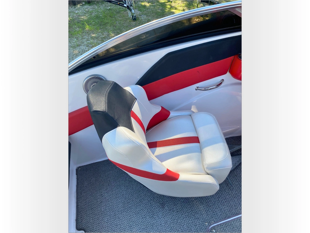 2015 Four Winns H190 alt