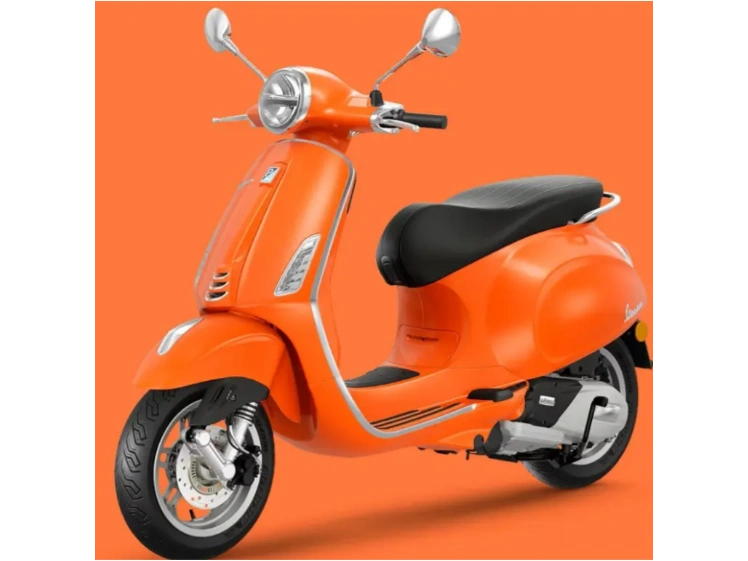 2025 Vespa Primavera 50 alt