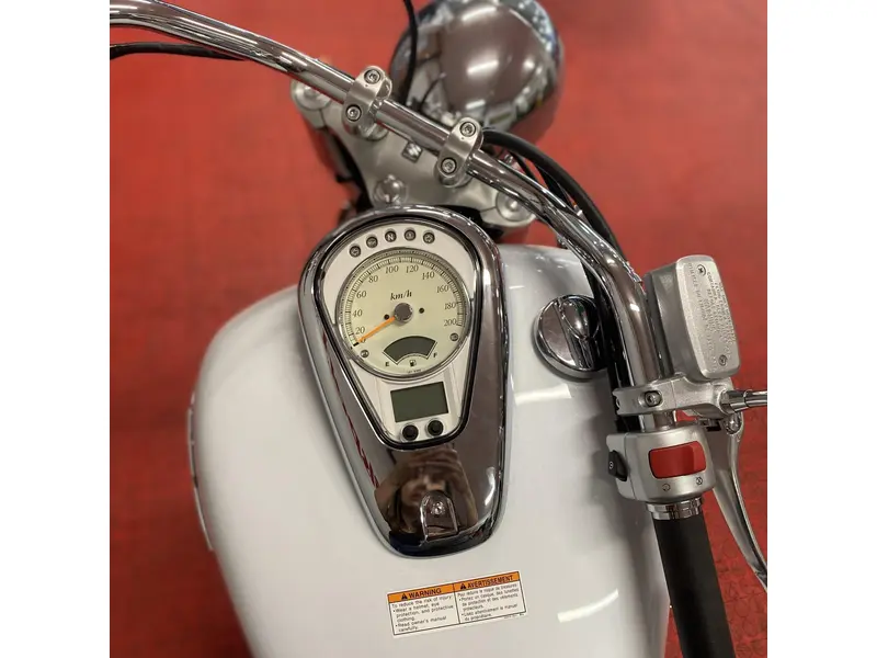 2025 Suzuki BOULEVARD C50 thumbnail 8