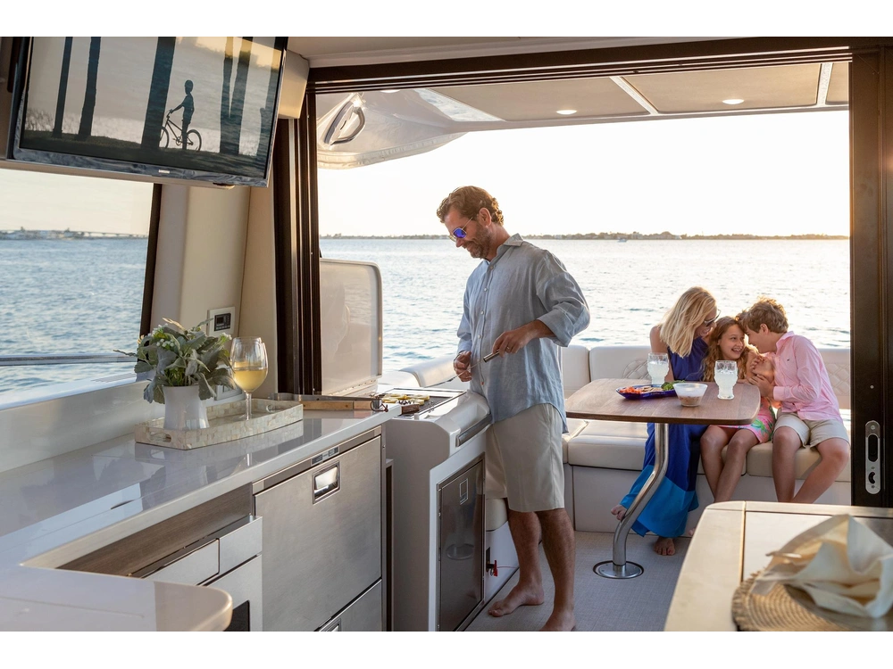 Regal 42 Xo 2022 alt